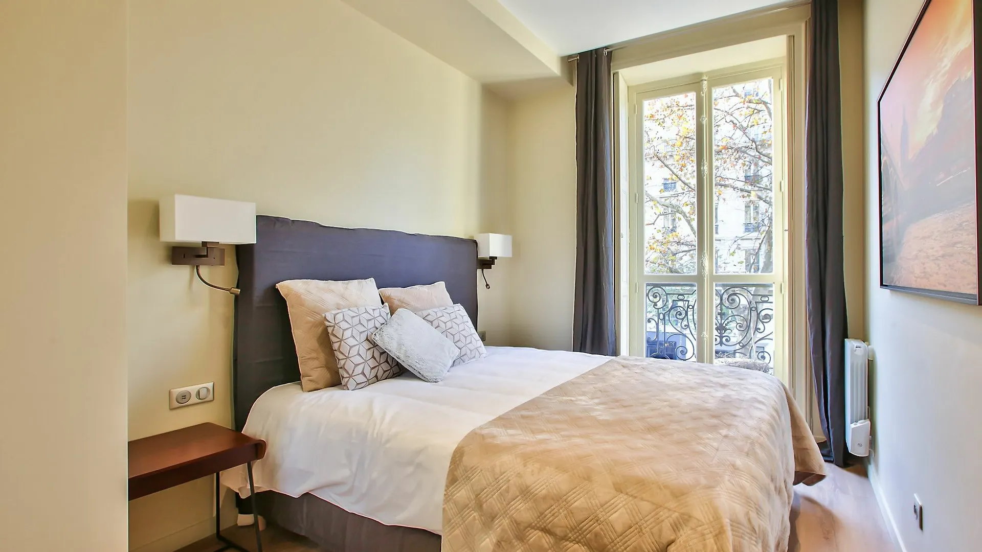 60 - Luxury Parisian Sebastopol 2dg Paris